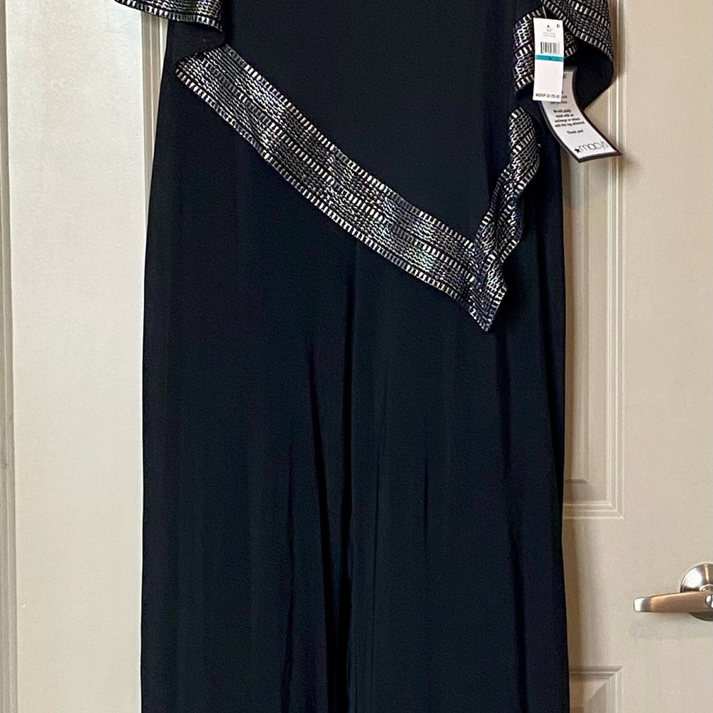 SLNY Chic Black Dress with Silver Detailing - Picture 5 of 6